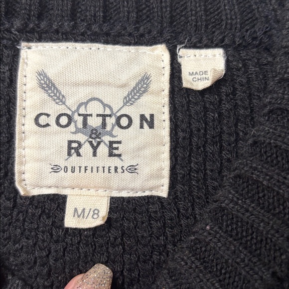Cotton & Rye Kids
Black Sweater
Boot with pink Cactus
Excellent condition - Picture 3 of 10
